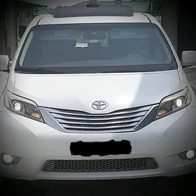 Toyota Sienna 2010