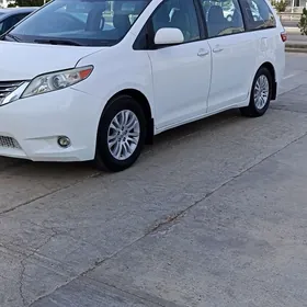 Toyota Sienna 2015