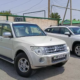 Mitsubishi Pajero 2009