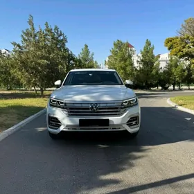 Volkswagen Touareg 2021