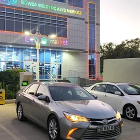 Toyota Camry 2016