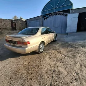 Toyota Camry 2000