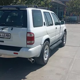 Nissan Pathfinder 2000