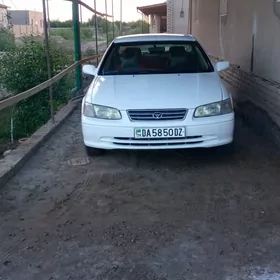 Toyota Camry 1999