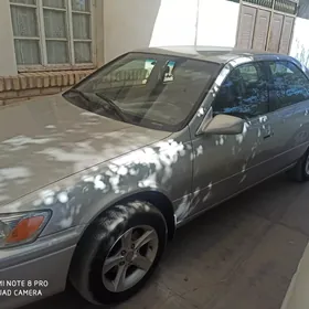 Toyota Camry 2001