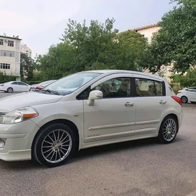 Nissan Versa 2011