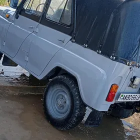 UAZ 469 1990