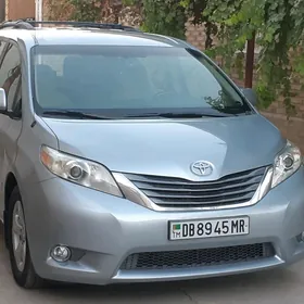 Toyota Sienna 2011