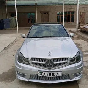 Mercedes-Benz C300 2009