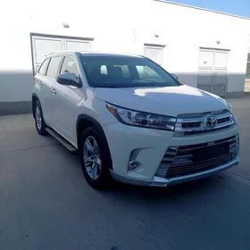 Toyota Highlander 2019