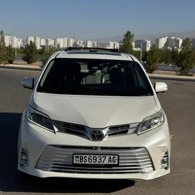 Toyota Sienna 2019