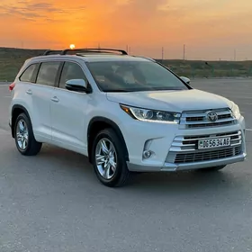 Toyota Highlander 2019