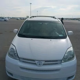 Toyota Sienna 2004