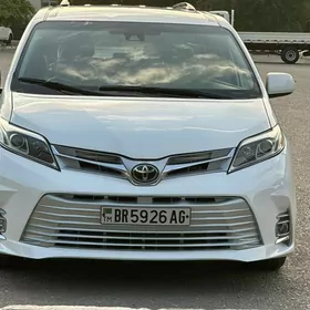 Toyota Sienna 2019