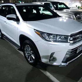 Toyota Highlander 2019