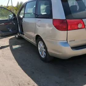 Toyota Sienna 2008