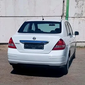 Nissan Versa 2011