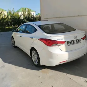 Hyundai Elantra 2013