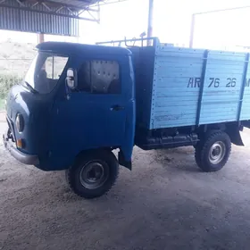 UAZ Profi 1980