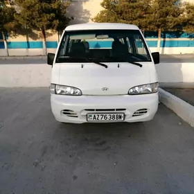 Hyundai H-1 2001