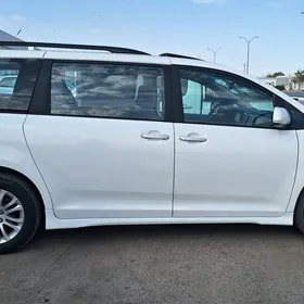 Toyota Sienna 2019