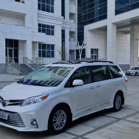 Toyota Sienna 2020