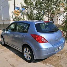 Nissan Versa 2010