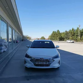 Hyundai Elantra 2020