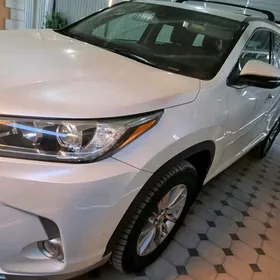 Toyota Highlander 2018