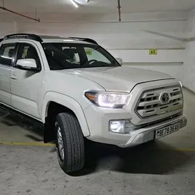 Toyota Tacoma 2016