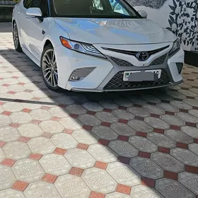 Toyota Camry 2018