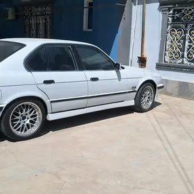 BMW E34 1990