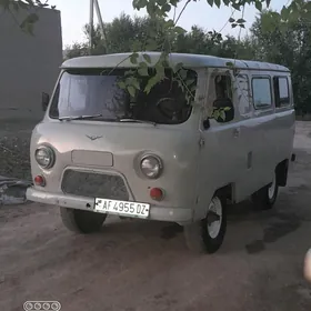 UAZ 452 1980