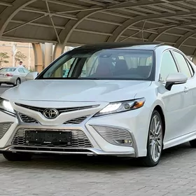 Toyota Camry 2021