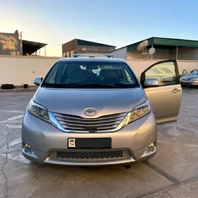 Toyota Sienna 2016