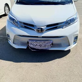 Toyota Sienna 2018