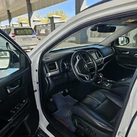 Toyota Highlander 2019