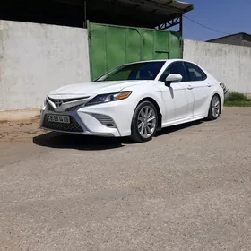 Toyota Camry 2018