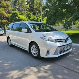 Toyota Sienna 2020