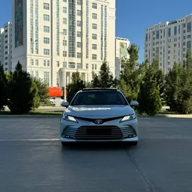 Toyota Camry 2022