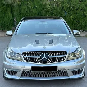 Mercedes-Benz C-Class 2011