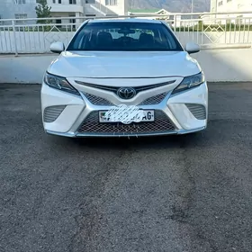 Toyota Camry 2018