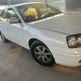 Hyundai Elantra 2002