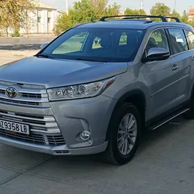 Toyota Highlander 2019