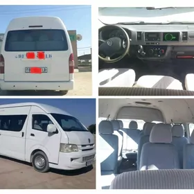 Toyota Hiace 2012