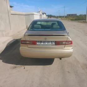 Toyota Camry 2001