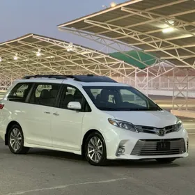 Toyota Sienna 2019