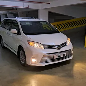 Toyota Sienna 2020