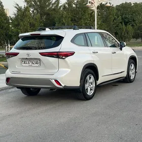 Toyota Highlander 2020