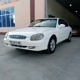 Hyundai Sonata 2000